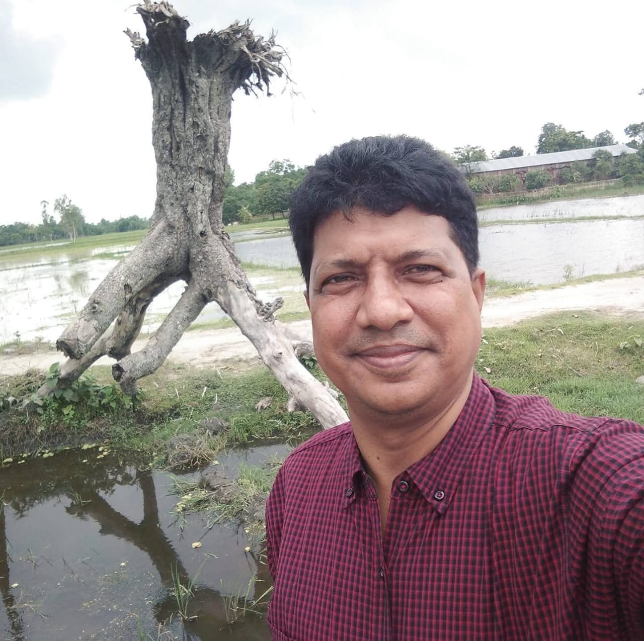 চিরিরবন্দর উপজেলা মাধ্যমিক শিক্ষা অফিসার ফজলে এলাহীর এলাহী কান্ড